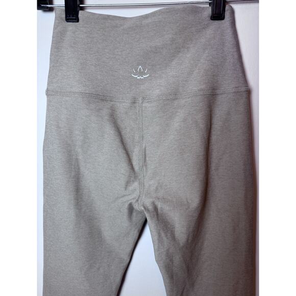 Beyond Yoga Women's High Waisted Birch Heather Cropped Leggings Sz Small $99 NEW - Picture 7 of 11